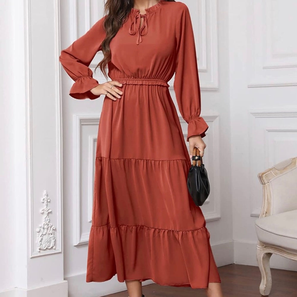 Flowy maxi length women’s dress with Long poet sleeves XL